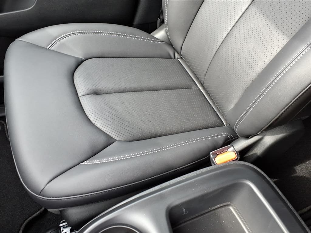 2026 Chrysler Pacifica Select - Photo 29