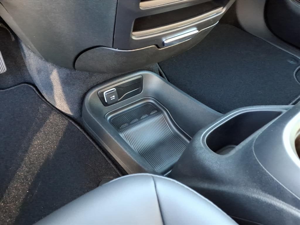 2026 Chrysler Pacifica Select - Photo 25