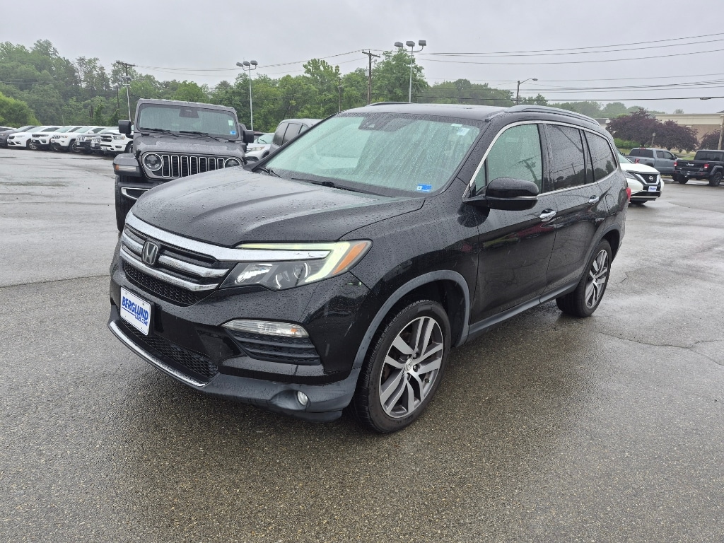 2017 Honda Pilot 4WD Elite's photo