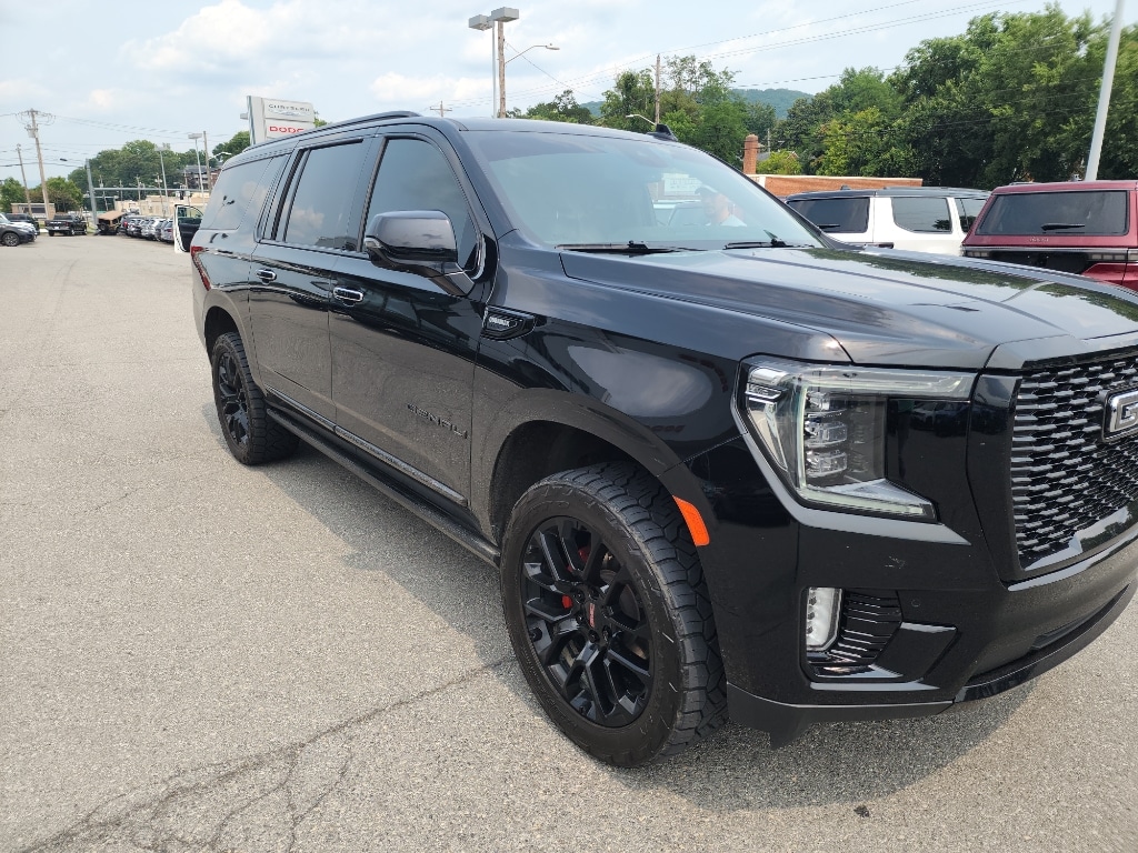 Used 2023 GMC Yukon XL Denali Sport Utility