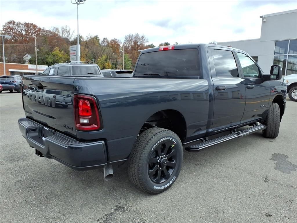 New 2026 Ram 2500 BIG HORN CREW CAB 4X4 6'4 BOX Pickup