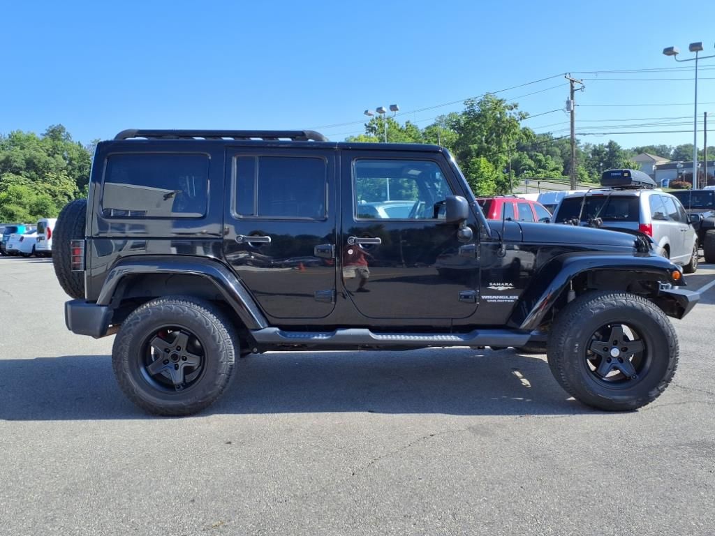 2015 Jeep Wrangler Sahara photo 3