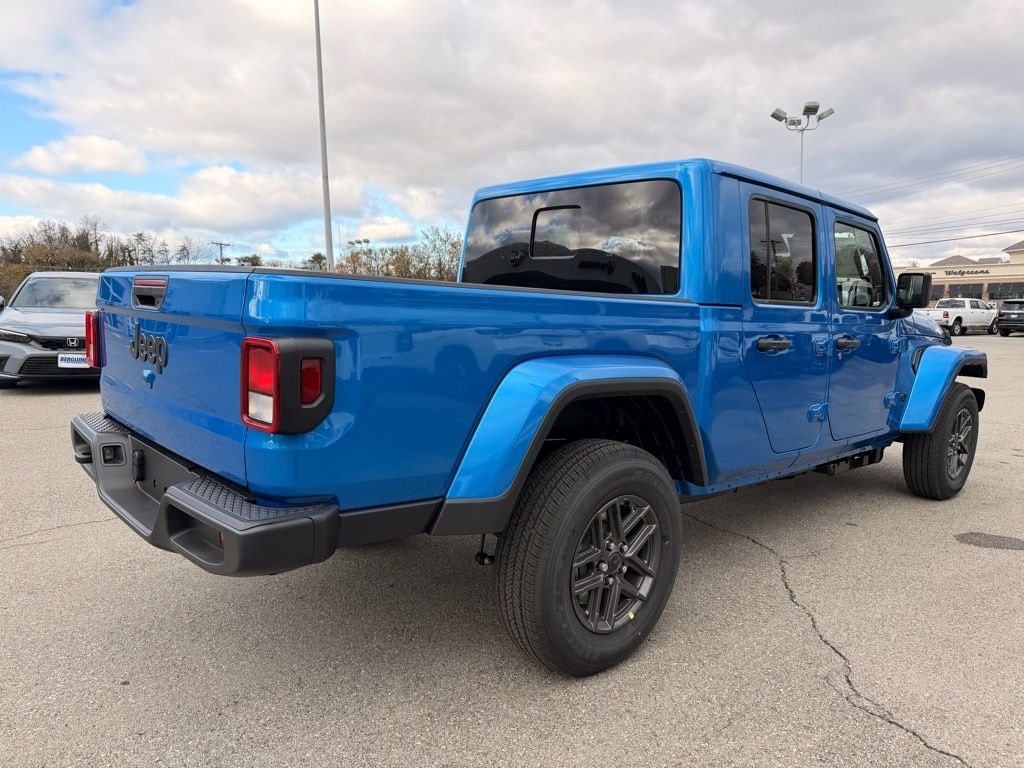 New 2026 Jeep Gladiator SPORT S 4X4 Pickup