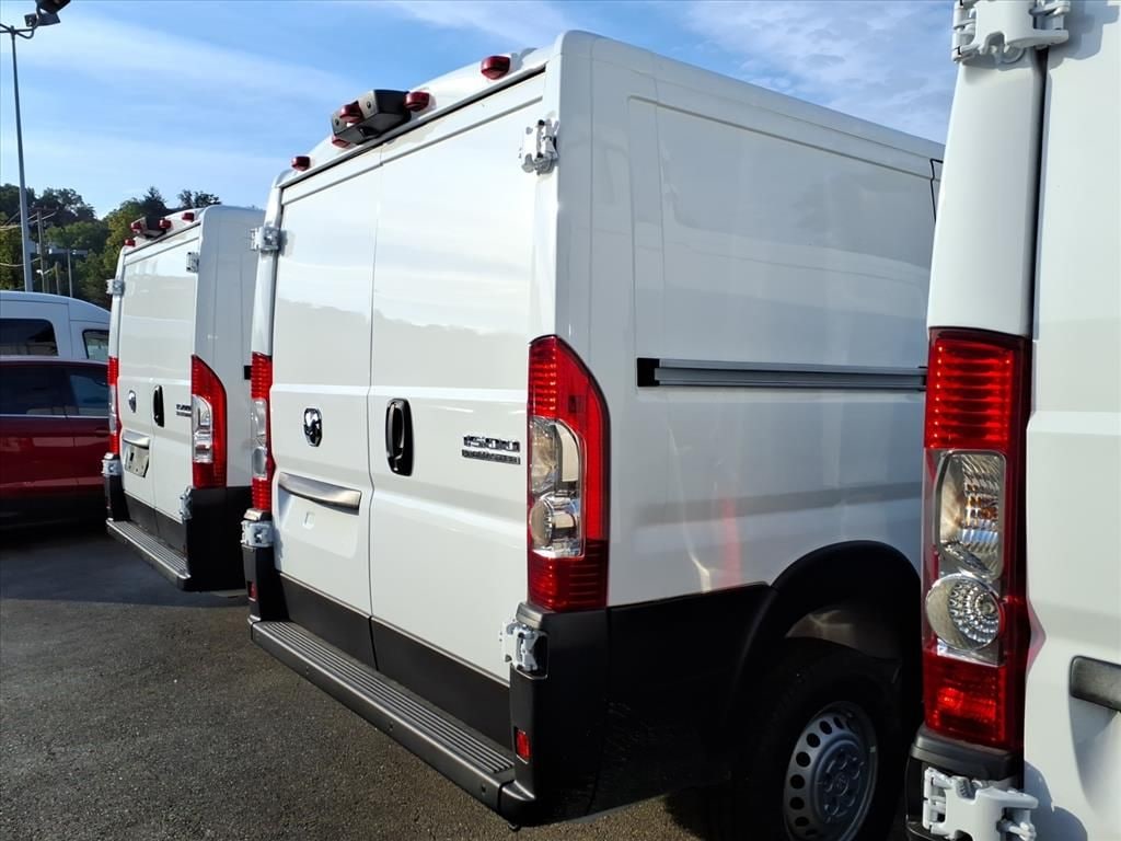 New 2025 Ram ProMaster PROMASTER 1500 TRADESMAN CARGO VAN LOW ROOF 118' W Cargo Van
