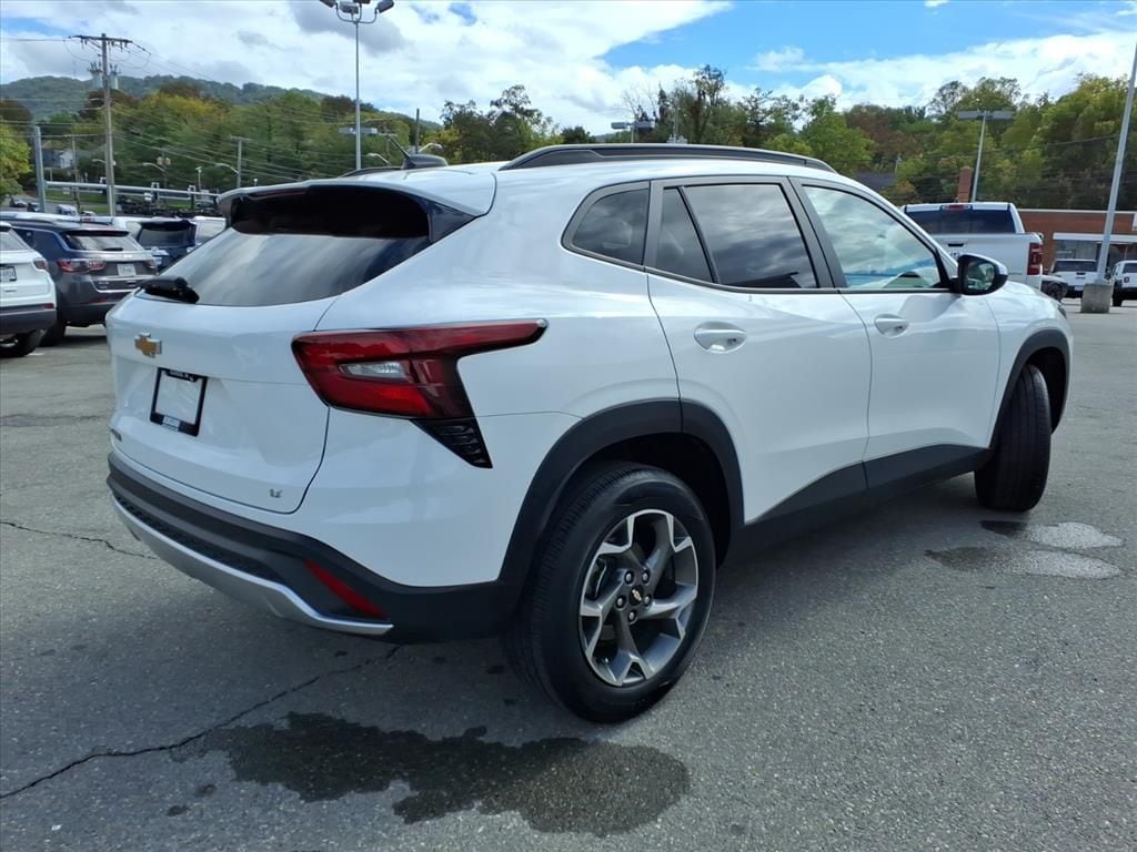 Used 2024 Chevrolet Trax LT SUV