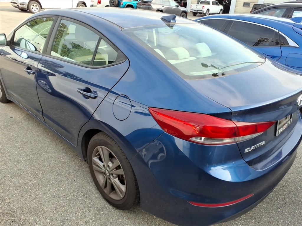 2018 Hyundai Elantra SEL photo 4
