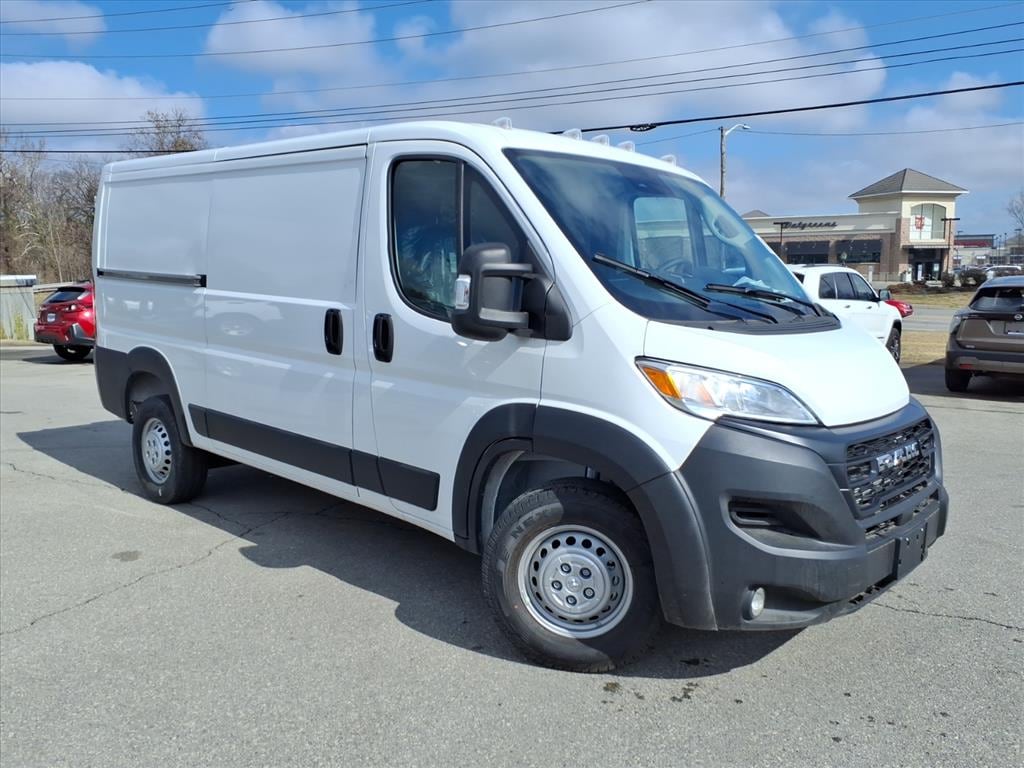 New 2026 Ram ProMaster PROMASTER 1500 TRADESMAN CARGO VAN LOW ROOF 136' W Cargo Van