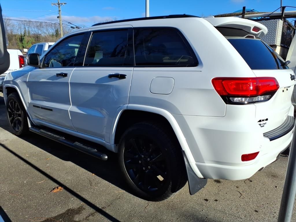 2017 Jeep Grand Cherokee Overland Sport photo 3