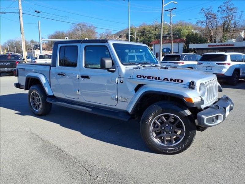 2023 Jeep Gladiator Overland's photo