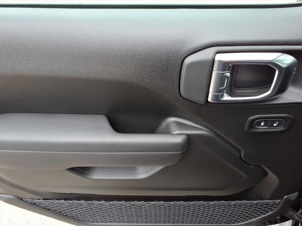 2025 Jeep Wrangler 4-Door Rubicon - Photo 16