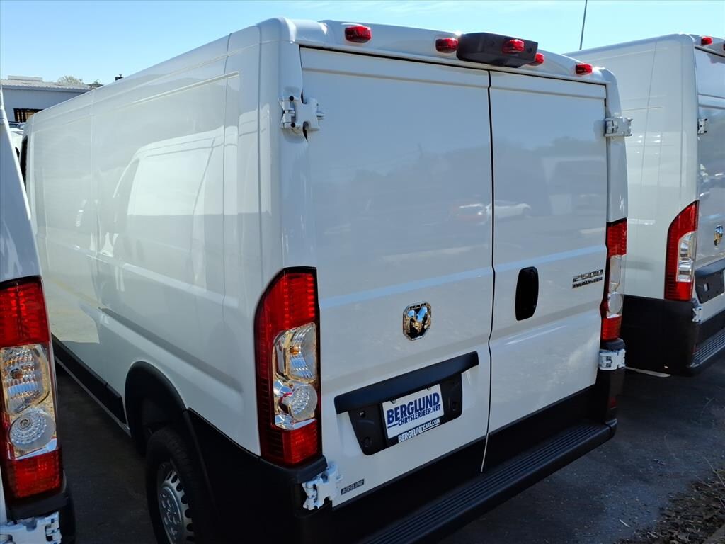 New 2026 Ram ProMaster PROMASTER 2500 TRADESMAN CARGO VAN LOW ROOF 136' W Cargo Van