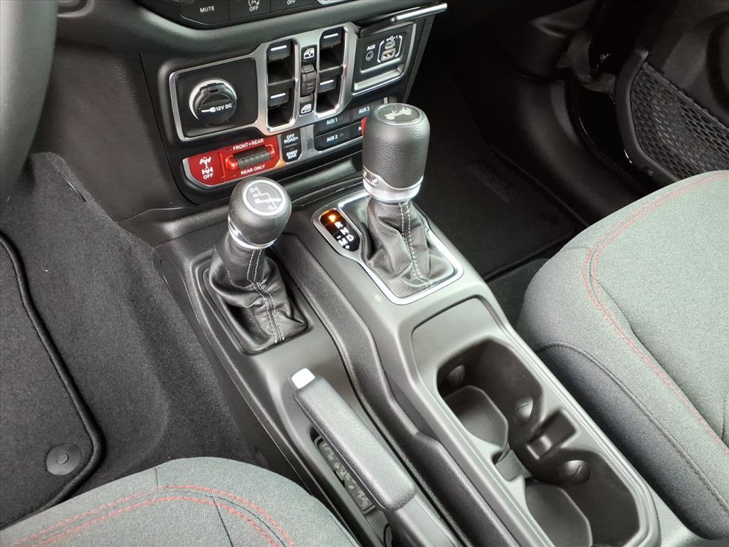 2025 Jeep Wrangler 4-Door Rubicon - Photo 26