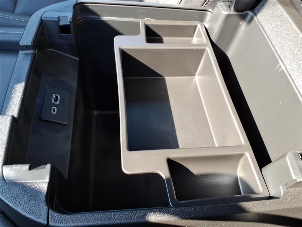 2022 GMC Yukon SLT - Photo 28