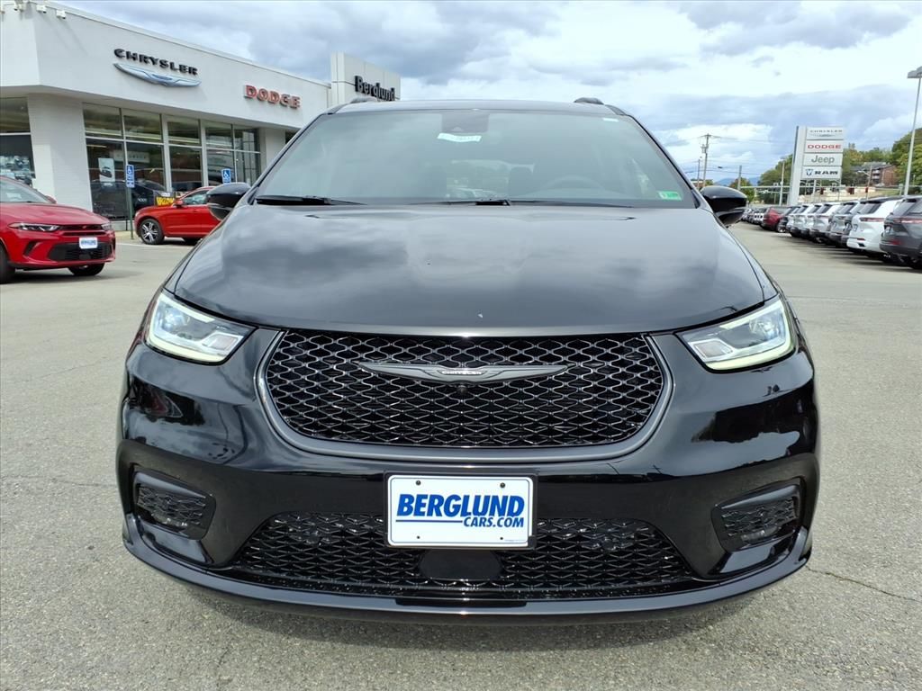 2026 Chrysler Pacifica Select - Photo 9