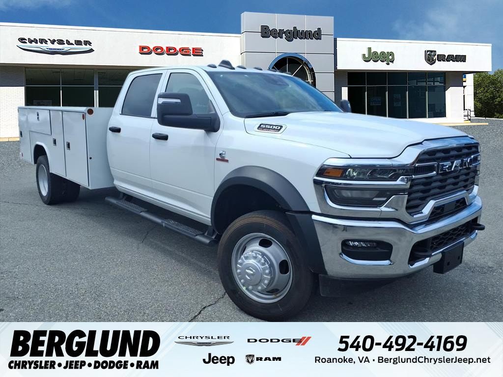 New 2026 Ram 5500 TRADESMAN CHASSIS CREW CAB 4X4 84' CA Pickup