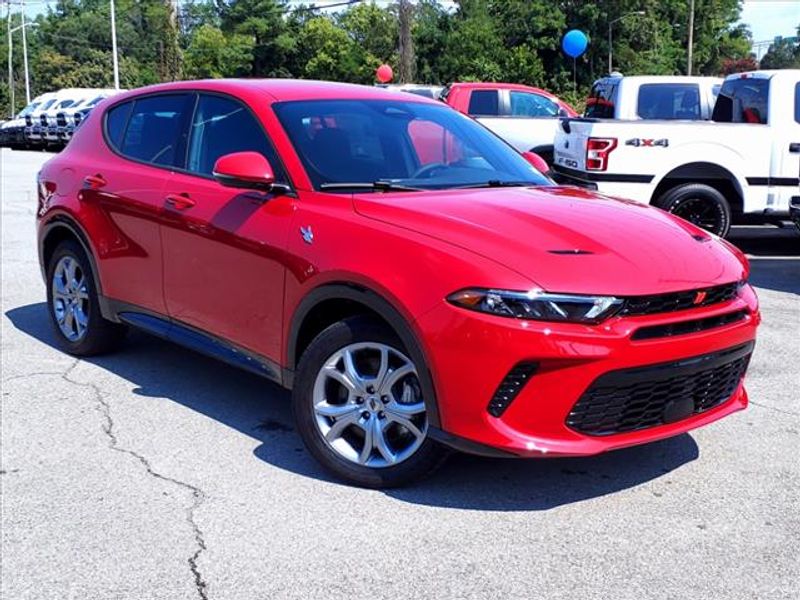 2024 Dodge Hornet R/T photo 2