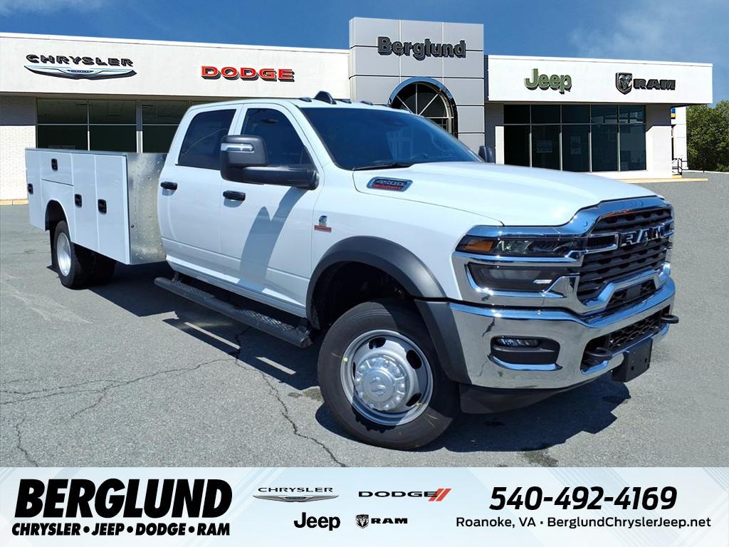 New 2026 Ram 4500 Chassis Cab TRADESMAN CREW 4X4 84' CA Pickup