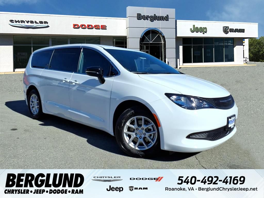 2026 Chrysler Voyager LX's photo
