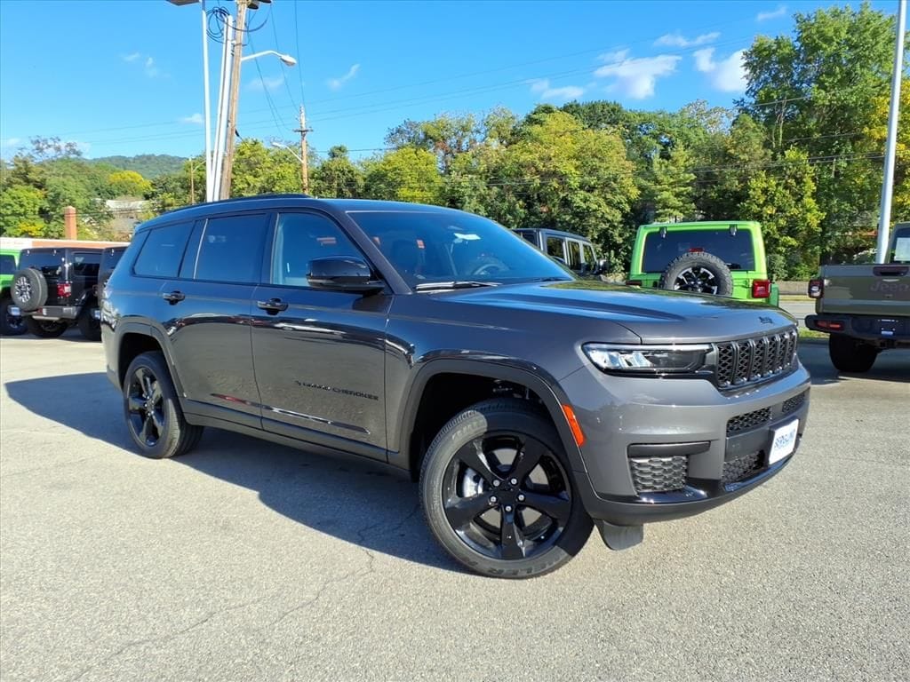 New 2025 Jeep Grand Cherokee L ALTITUDE X 4X4 Sport Utility