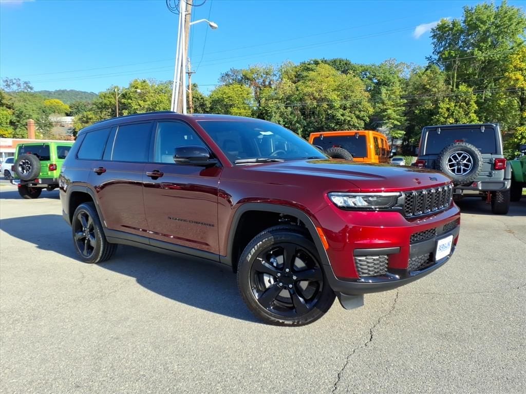 New 2025 Jeep Grand Cherokee L ALTITUDE X 4X4 Sport Utility