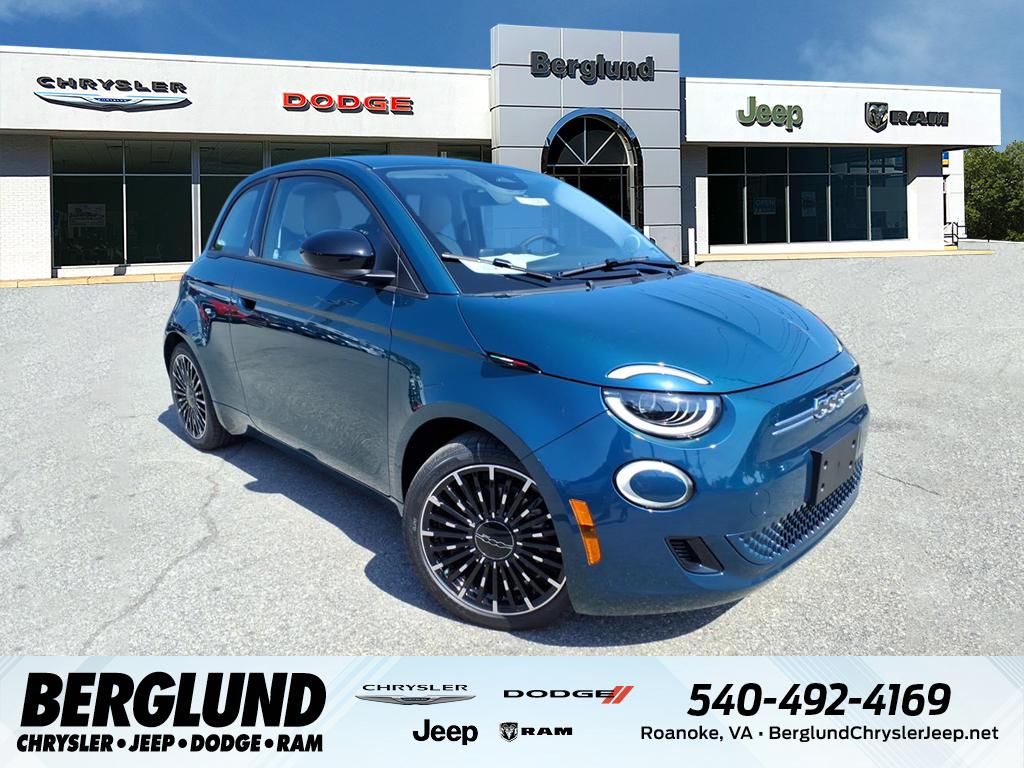 2026 FIAT 500e Base