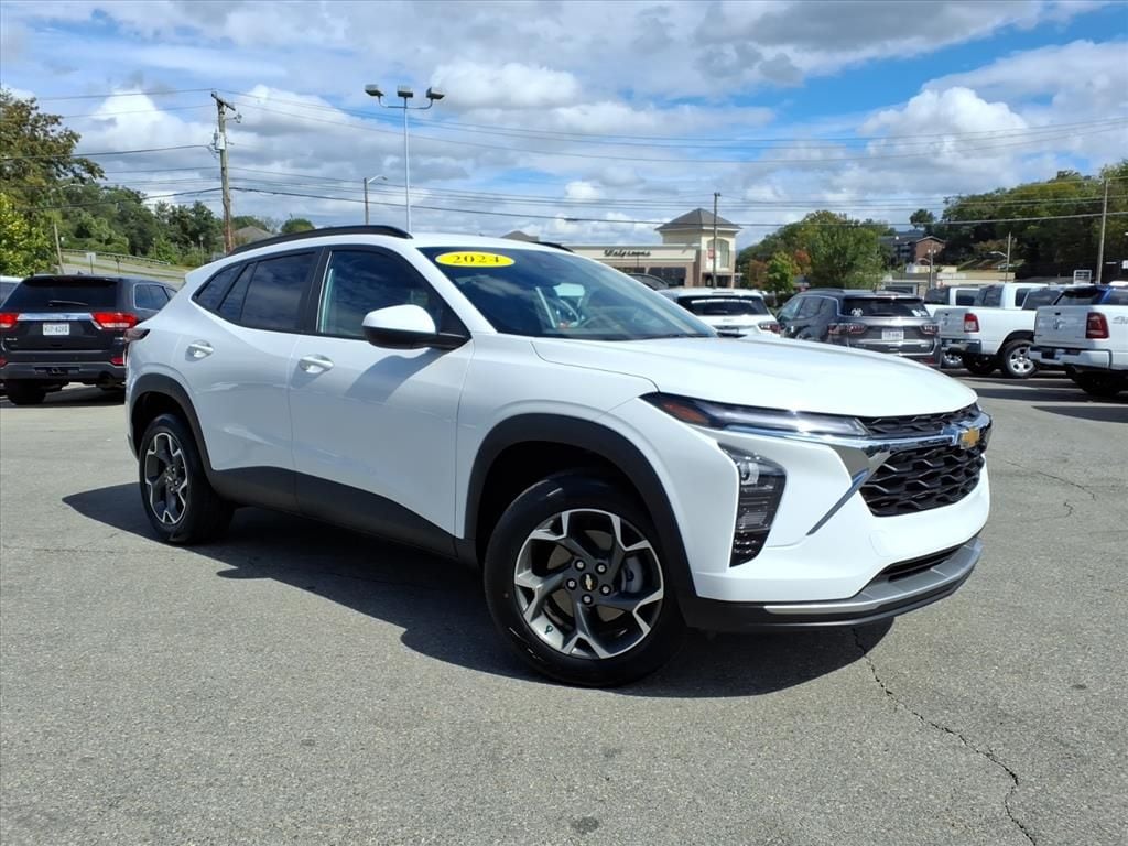 Used 2024 Chevrolet Trax LT SUV