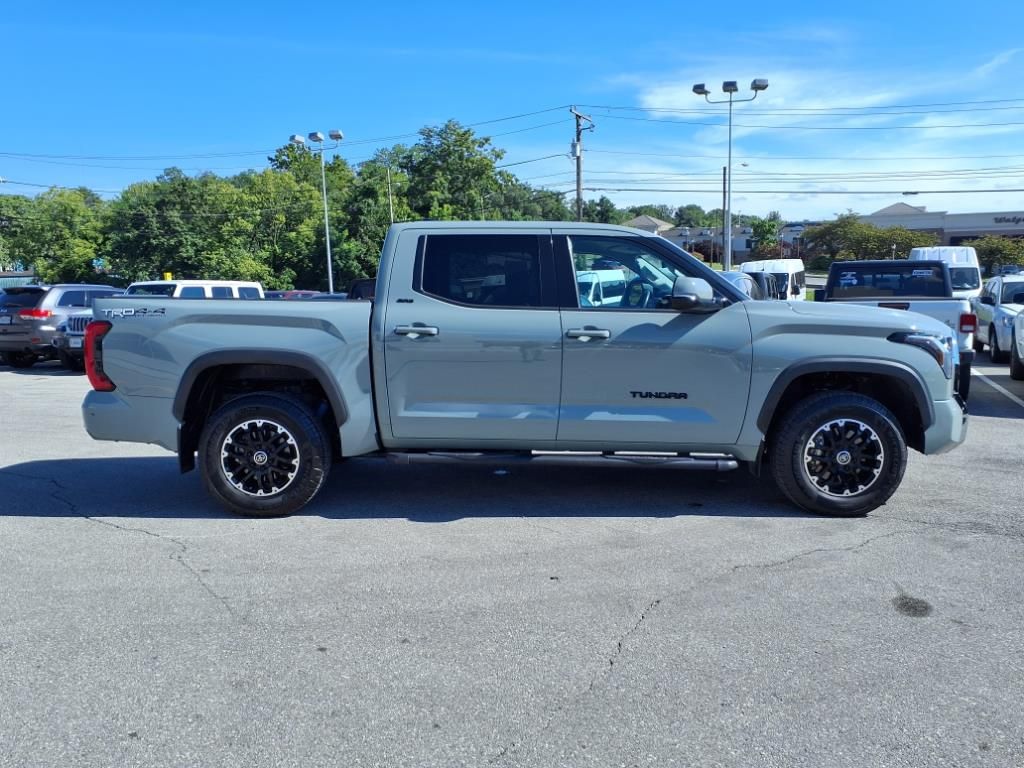 2022 Toyota Tundra SR5 photo 2