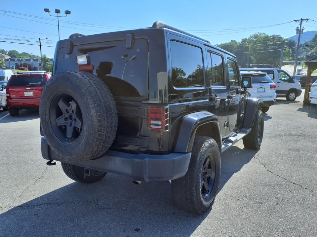 2015 Jeep Wrangler Sahara photo 4