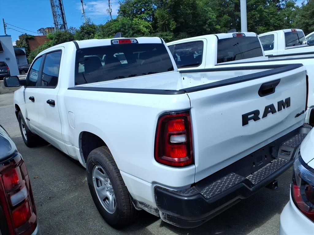 New 2026 Ram 1500 TRADESMAN CREW CAB 4X4 5'7 BOX Pickup