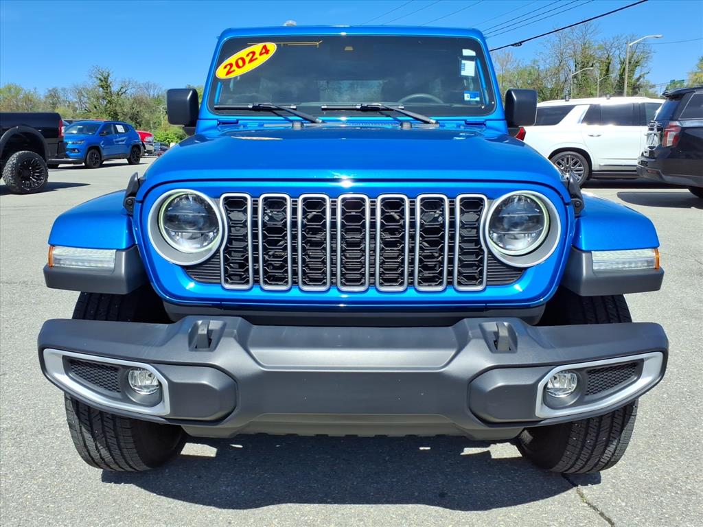 2024 Jeep Wrangler 4-Door Sahara - Photo 9
