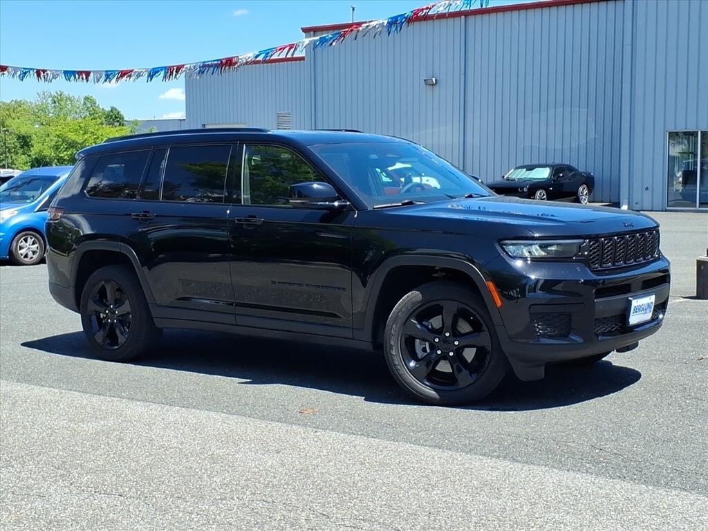 Used 2023 Jeep Grand Cherokee L Altitude Sport Utility