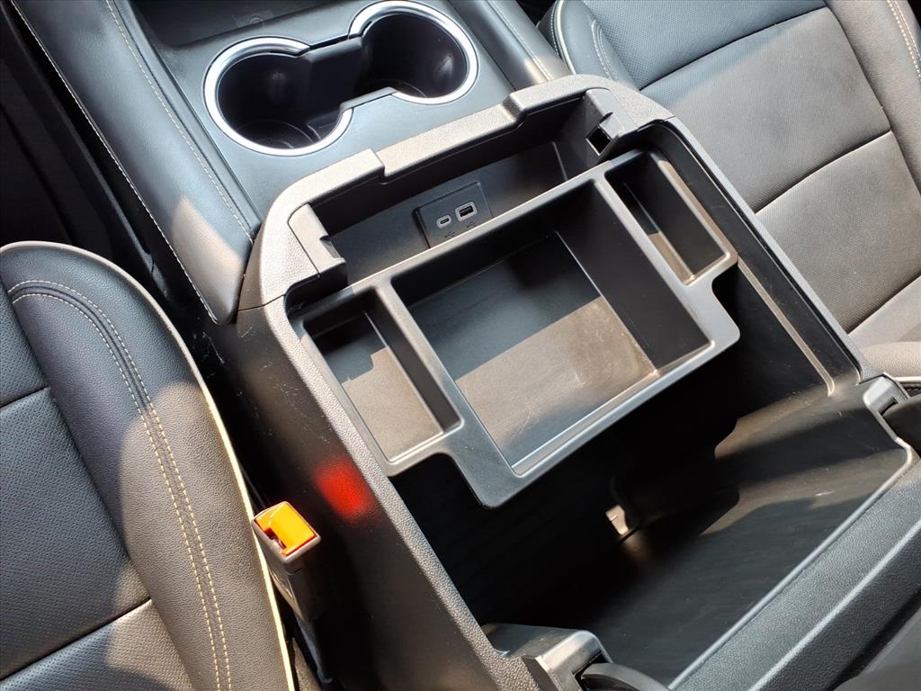 2024 GMC Yukon SLT - Photo 32