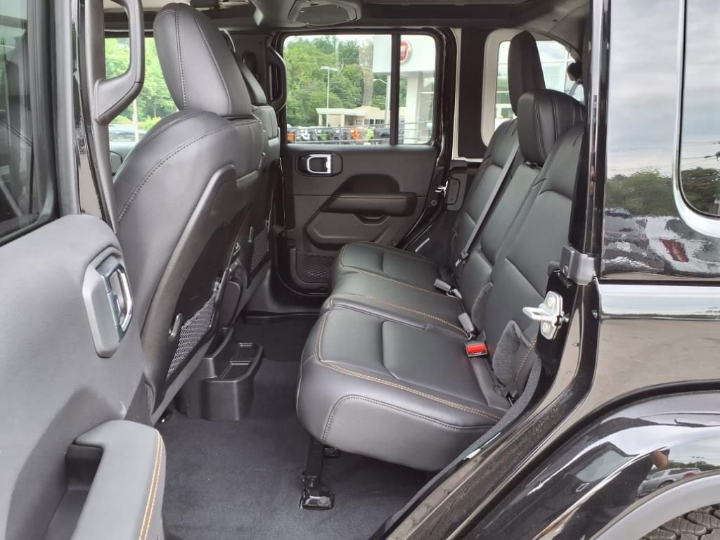 2025 Jeep Wrangler 4-Door Sahara - Photo 7