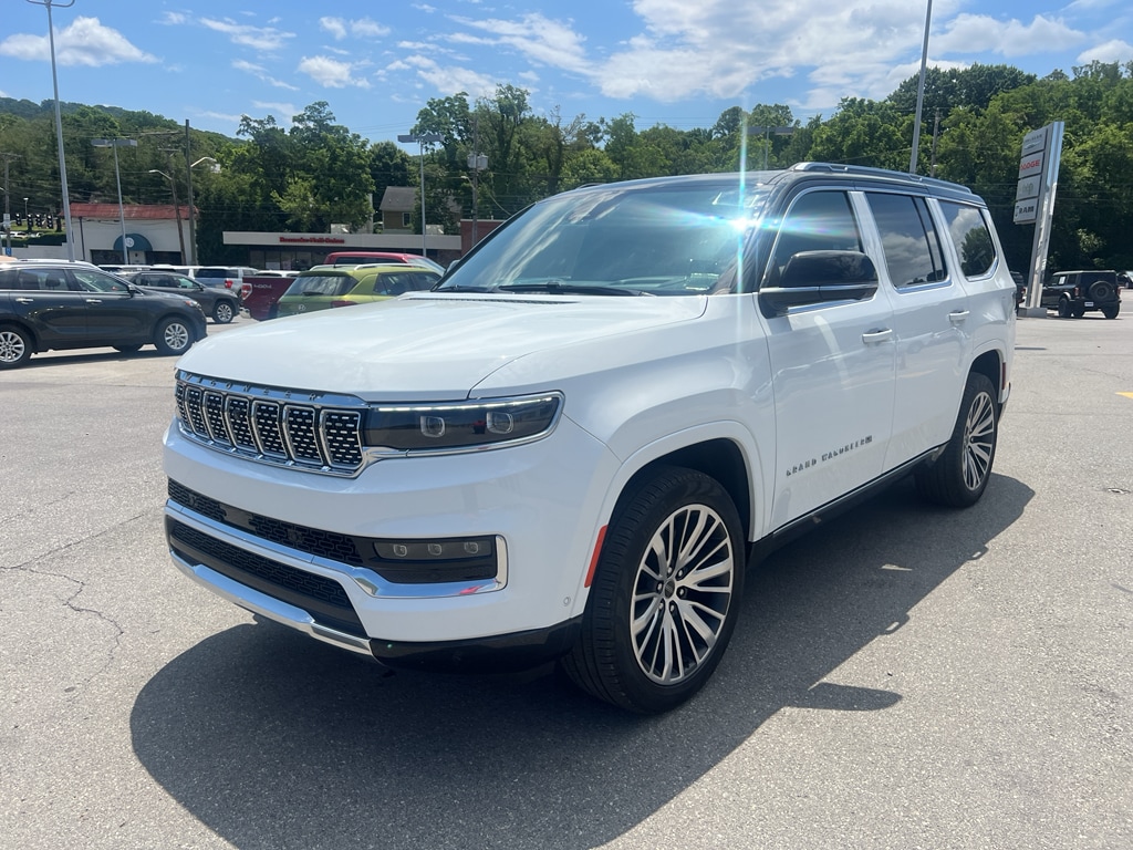 2025 Jeep Grand Wagoneer's photo