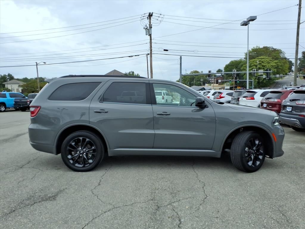 2023 Dodge Durango GT photo 2
