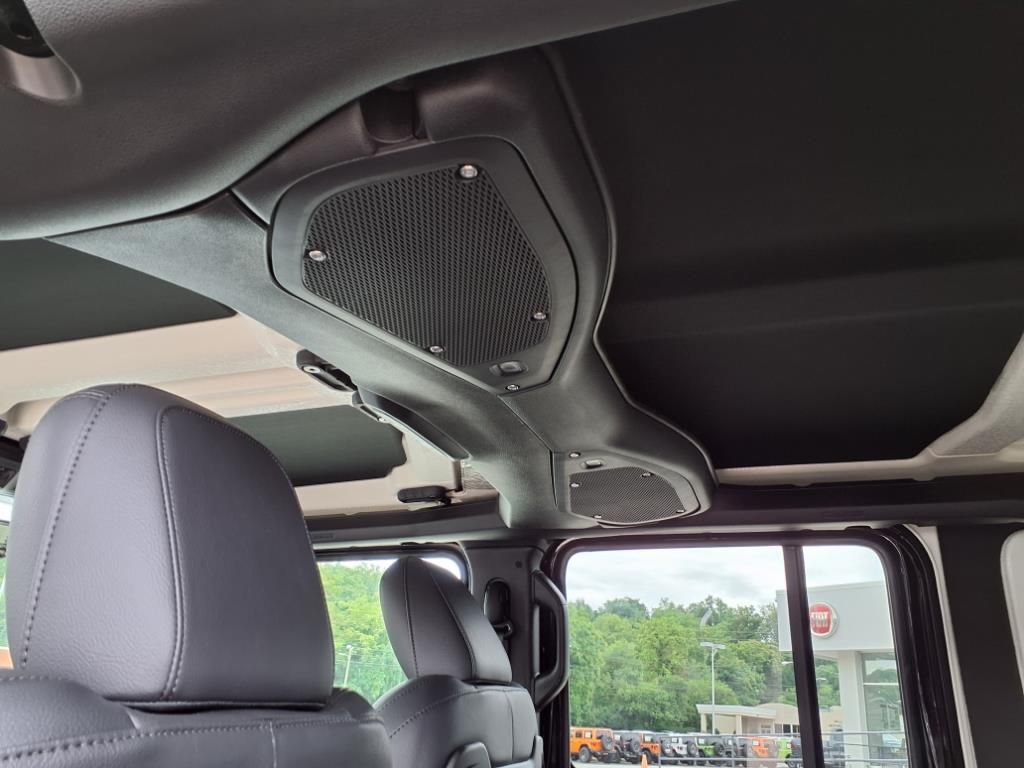 2025 Jeep Wrangler 4-Door Sahara - Photo 6