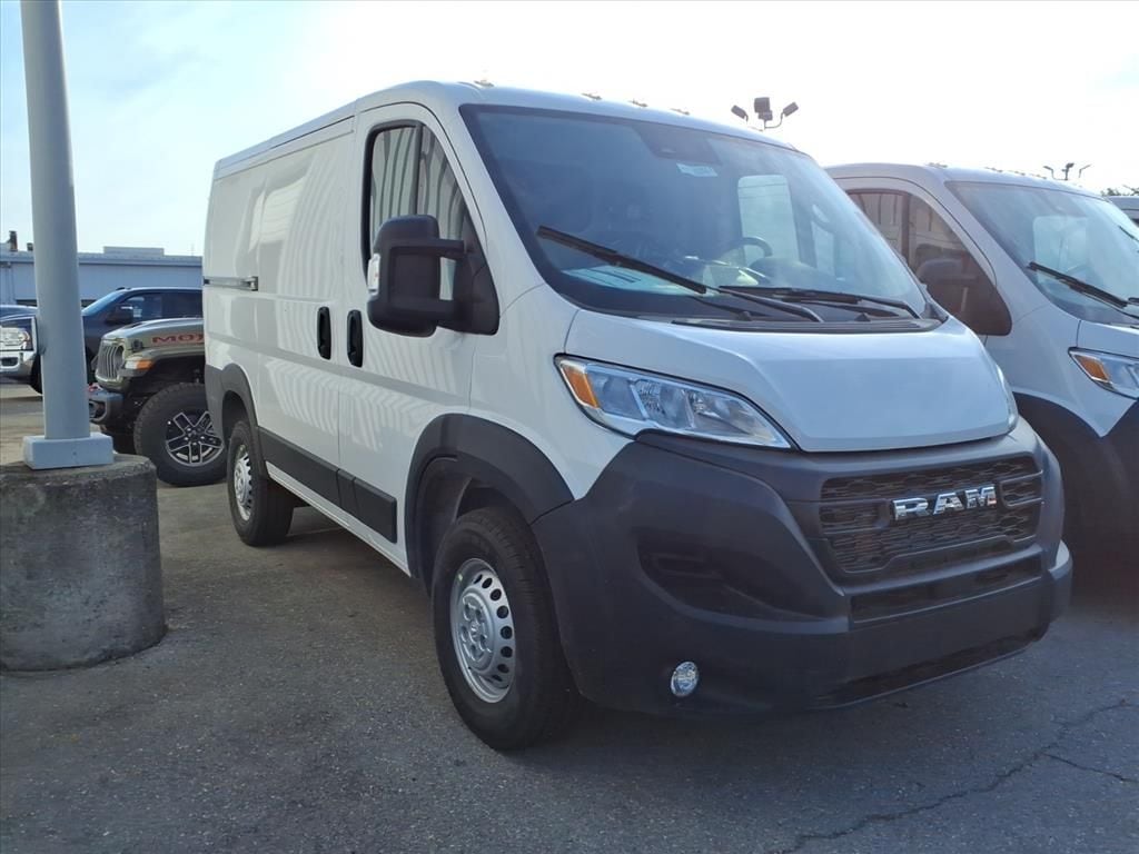 New 2025 Ram ProMaster PROMASTER 1500 TRADESMAN CARGO VAN LOW ROOF 118' W Cargo Van