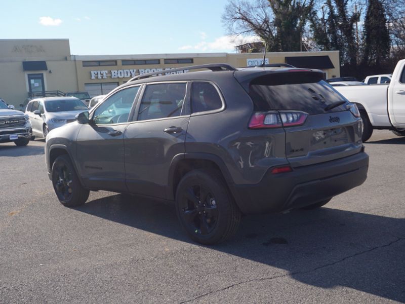 2023 Jeep Cherokee Altitude Lux photo 2