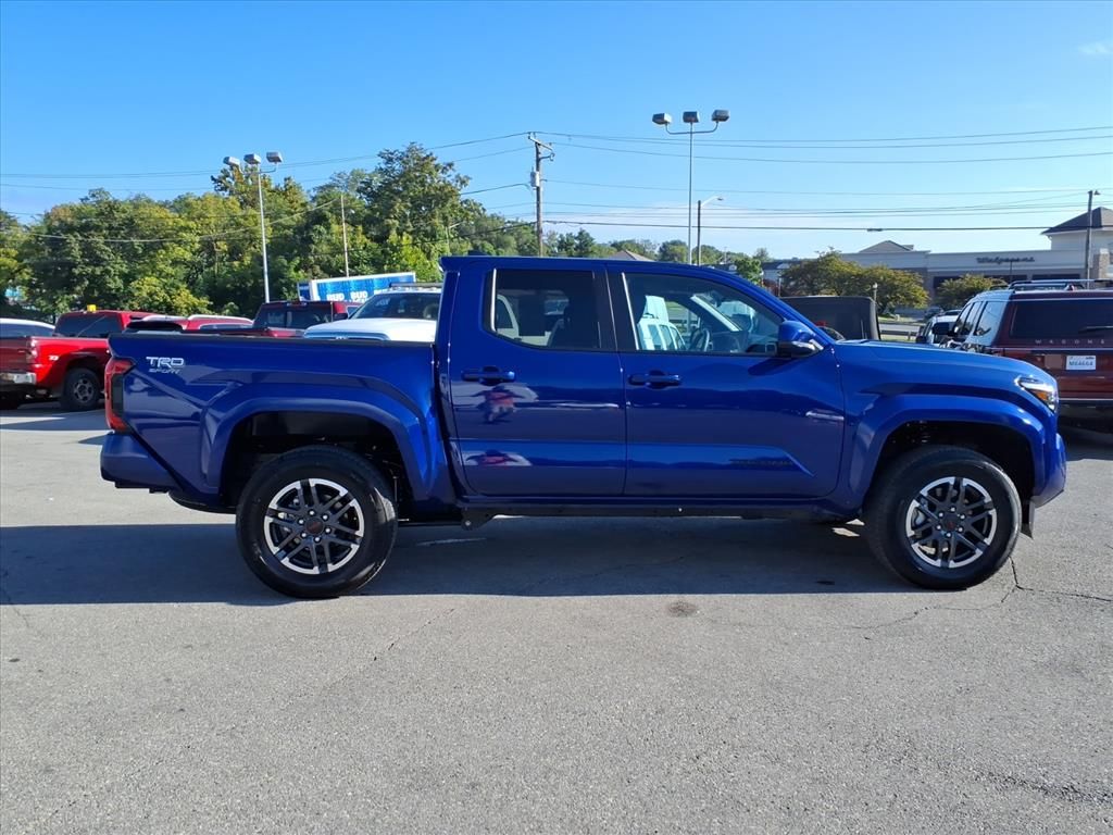 2025 Toyota Tacoma TRD Sport photo 3