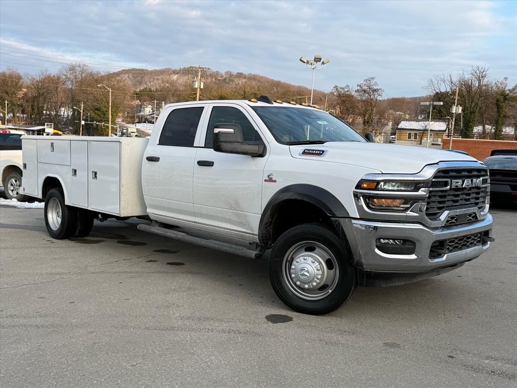 New 2026 Ram 5500 Chassis Cab TRADESMAN CREW 4X4 84' CA Pickup