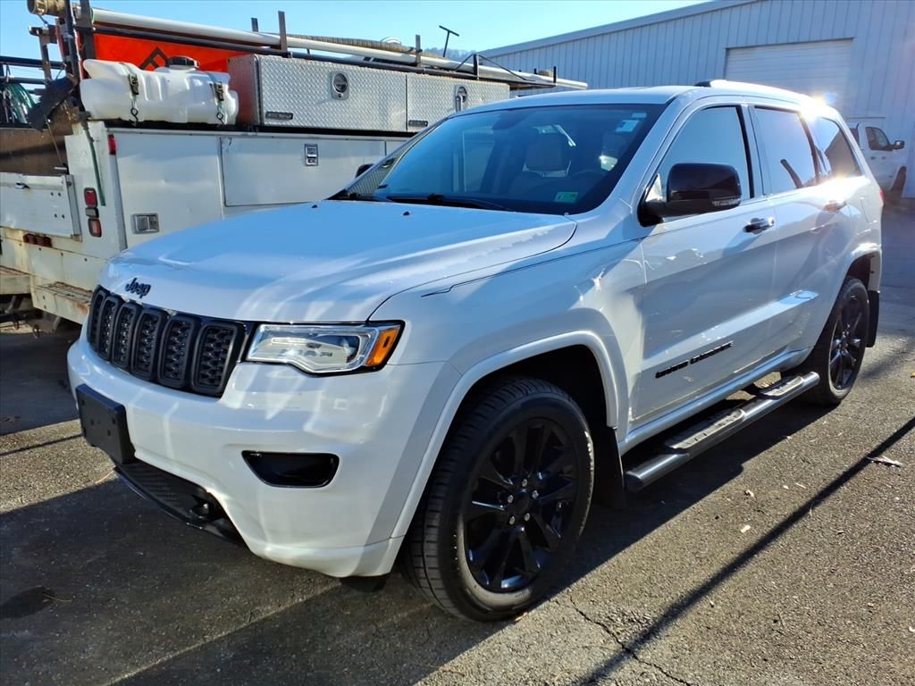 2017 Jeep Grand Cherokee Overland Sport photo 2