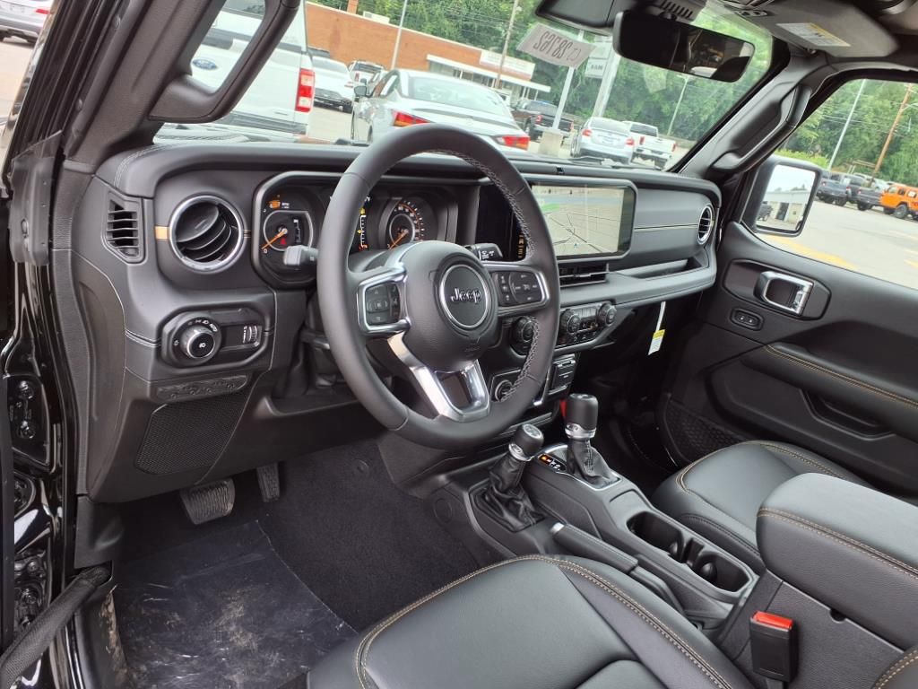 2025 Jeep Wrangler 4-Door Sahara - Photo 8
