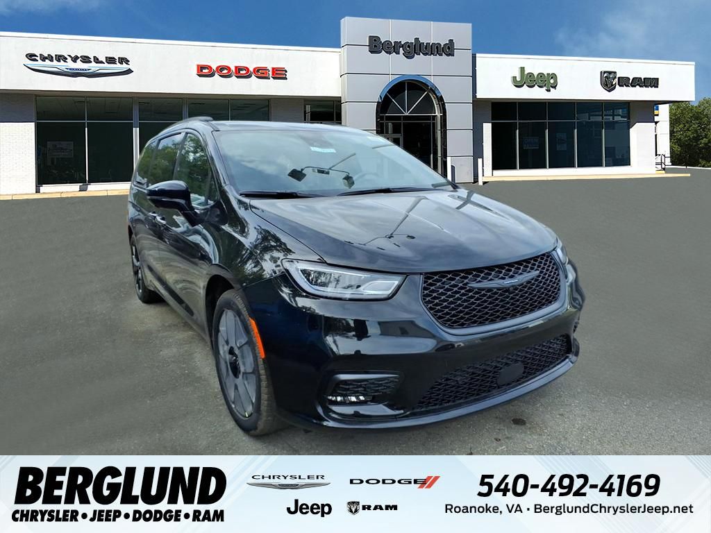 2026 Chrysler Pacifica Passenger Van 