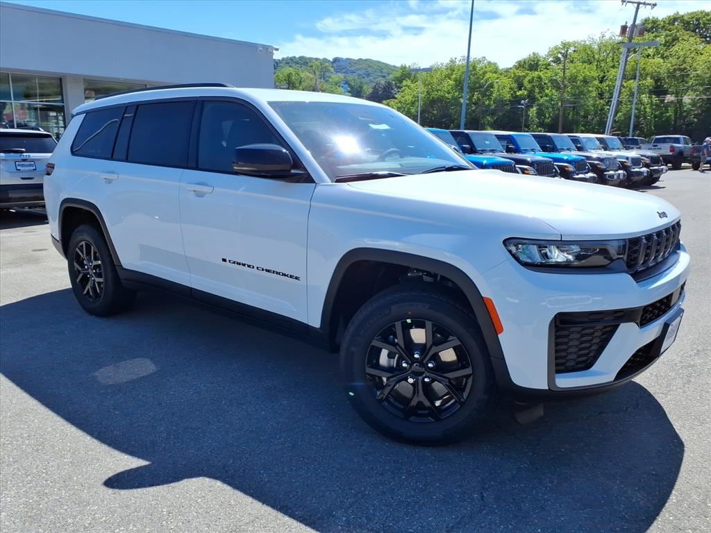 New 2026 Jeep Grand Cherokee L LAREDO ALTITUDE 4X4 Sport Utility