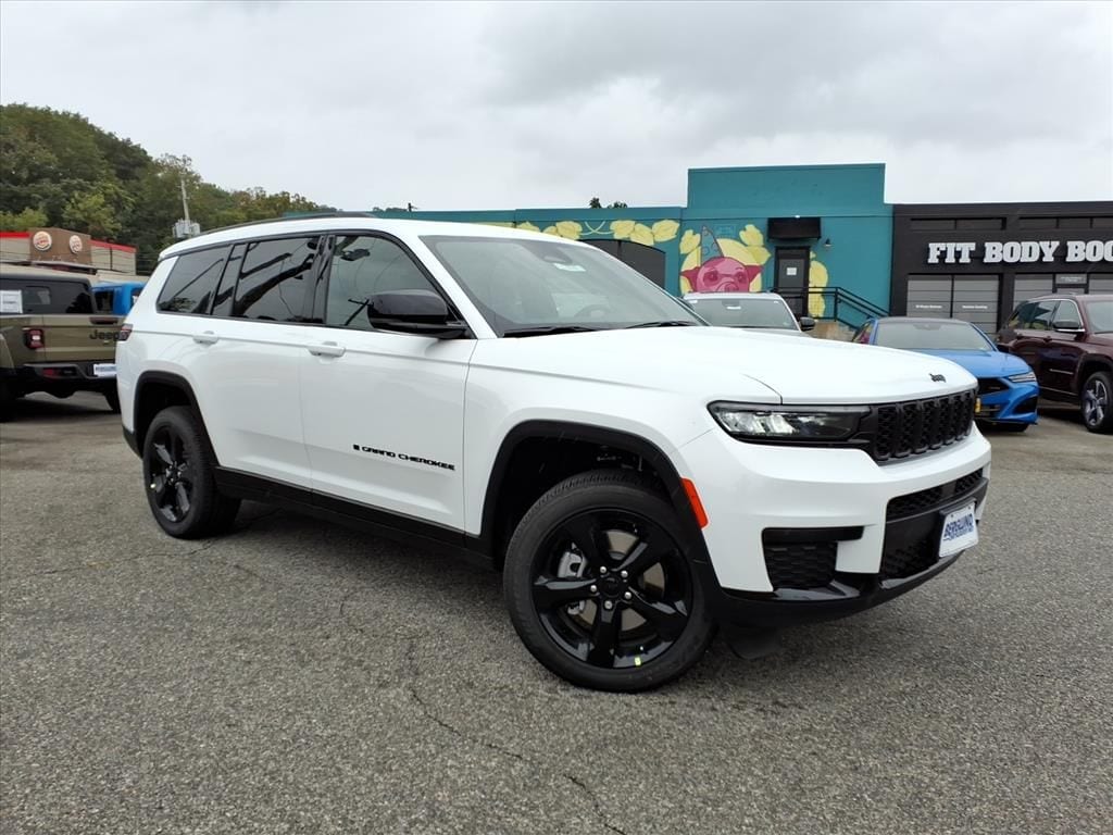 New 2025 Jeep Grand Cherokee L ALTITUDE X 4X4 Sport Utility