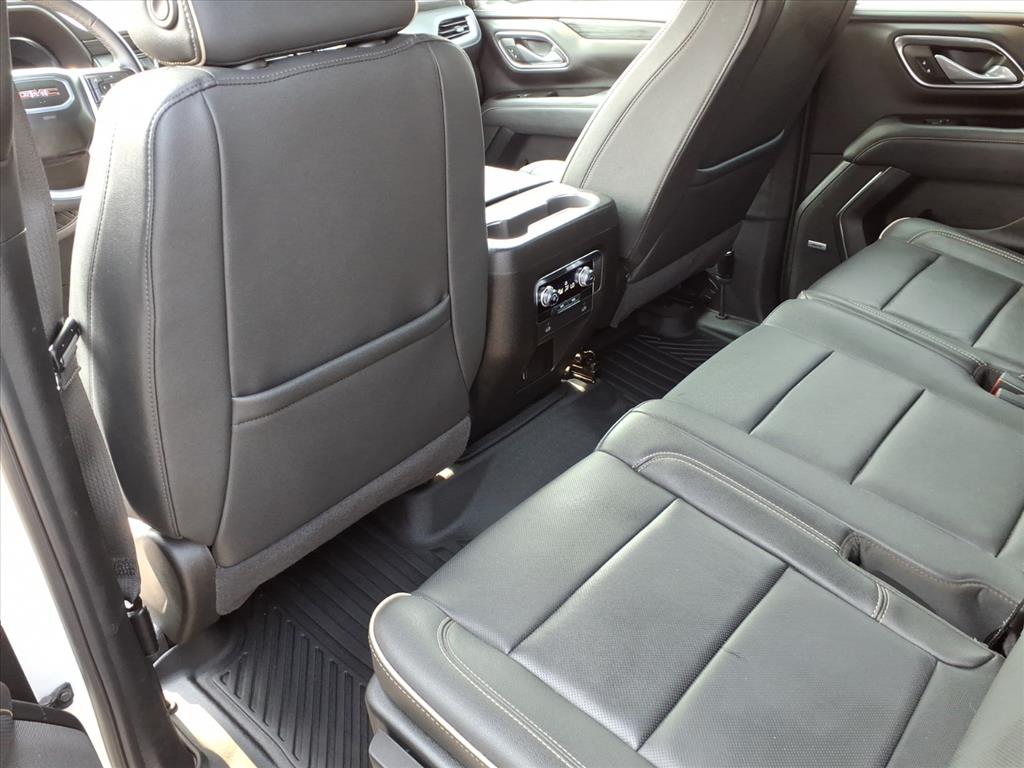 2024 GMC Yukon SLT - Photo 14