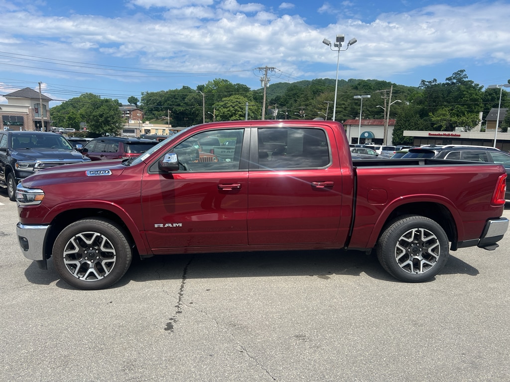 2025 RAM 1500 Laramie 4x4 Crew Cab 5'7's photo