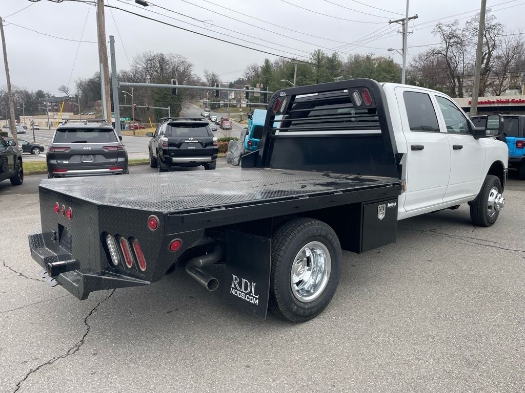 New 2024 Ram 3500 Chassis Cab 3500 TRADESMAN CREW CAB CHASSIS 4X4 60' CA Pickup