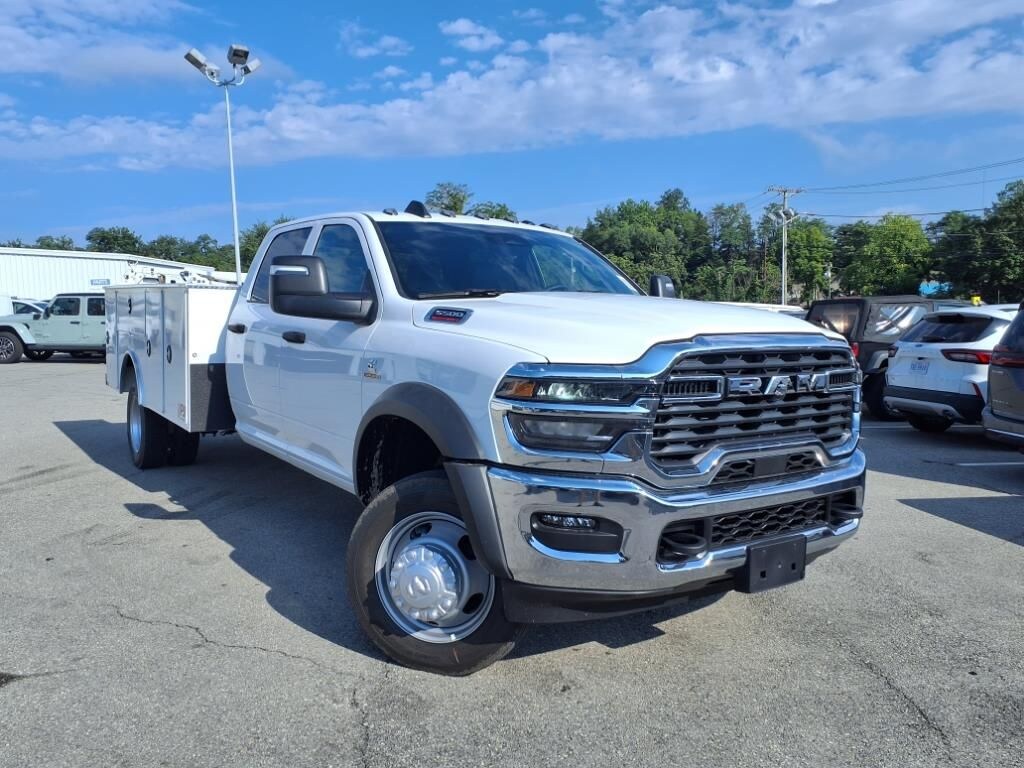 New 2025 Ram 5500 Chassis Cab 5500 TRADESMAN CHASSIS CREW CAB 4X4 84' CA Pickup