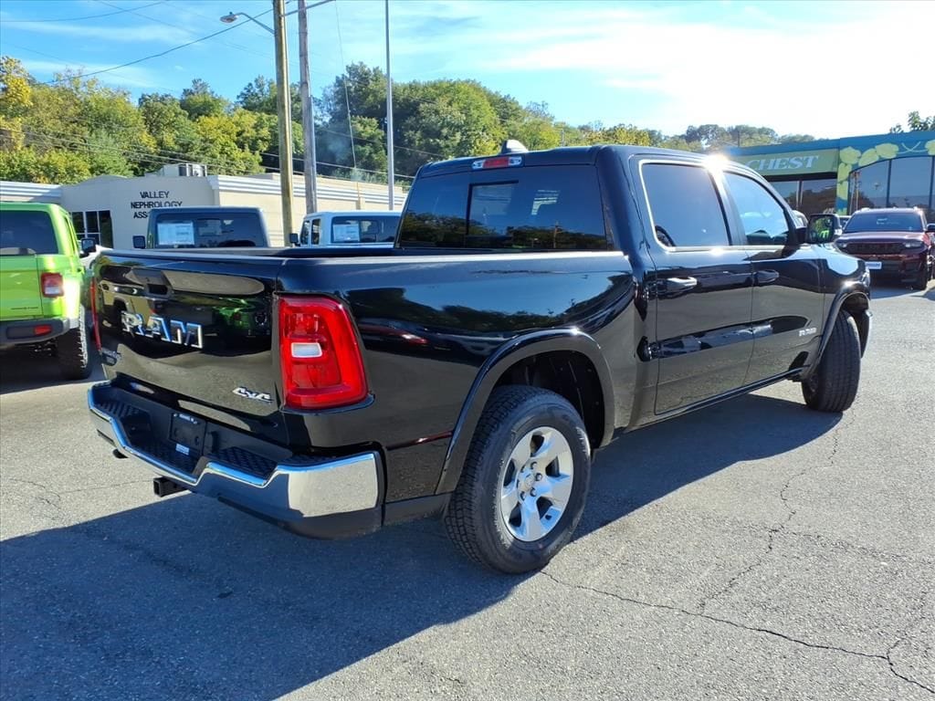New 2025 Ram 1500 BIG HORN CREW CAB 4X4 5'7 BOX Pickup